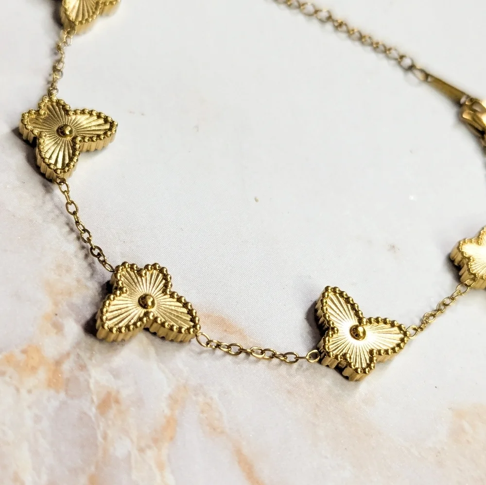 Gold Floral Motif Chain Bracelet - Elegant Women’s Jewelry